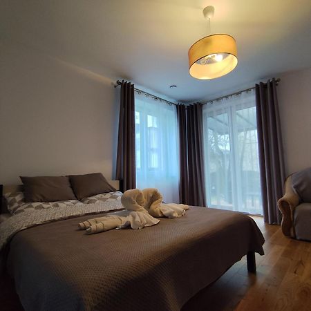 Berryblossom Estate Кросно Экстерьер фото